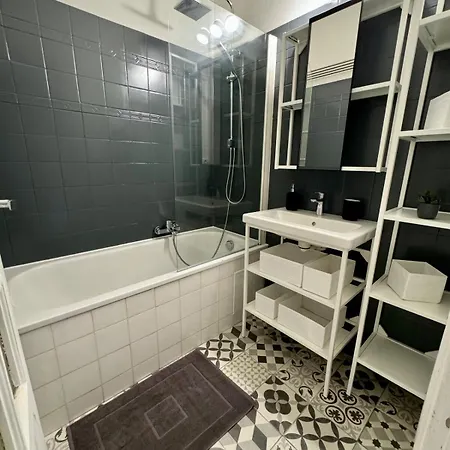 Liberation Cozy In * Nice